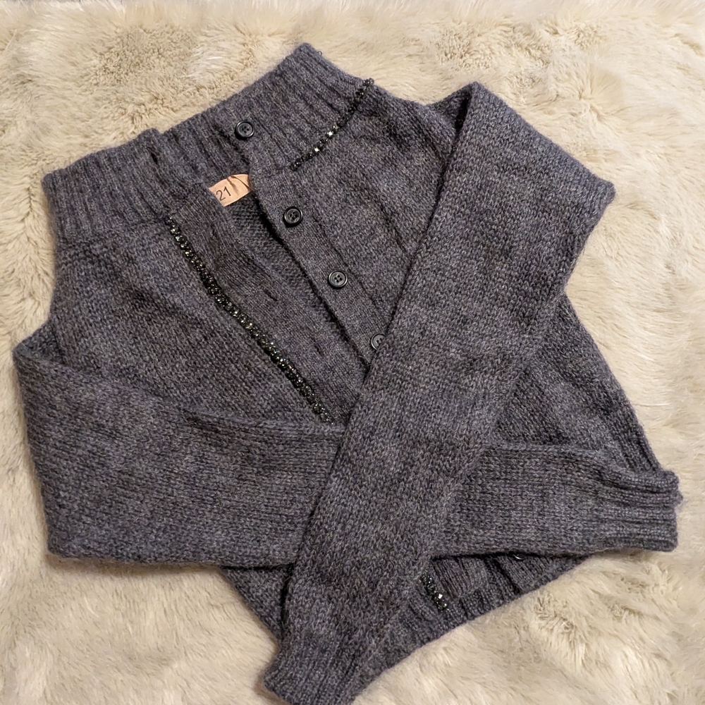 No. 21 Charcoal Button-Up Women's Cardigan
